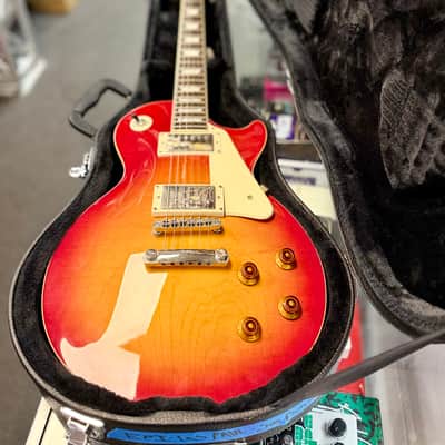Epiphone Les Paul Standard, Cherry Burst with Hardshell Case - Pre Owned image 2