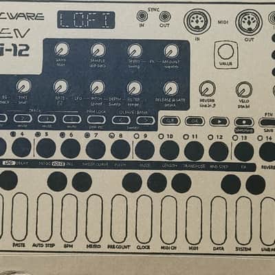 Sonicware Liven Lofi-12 27-Key Sampling Groovebox 2023 - Present - Silver image 2