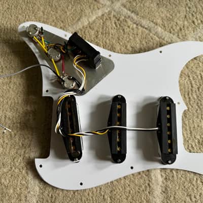 1990 FENDER MIM STRATOCASTER LOADED PICKGUARD - WHITE image 6