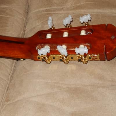 HAND MADE IN JAPAN GREAT VINTAGE SUZUKI C200 CLASSICAL GUITAR IN