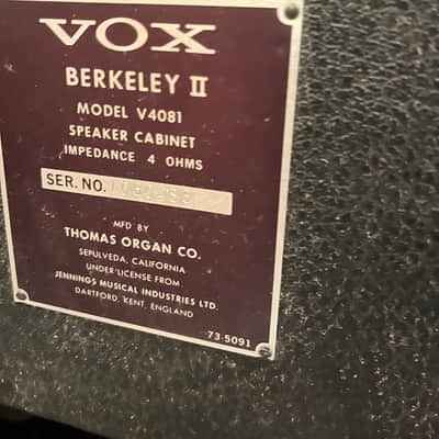 Vox V1081 Berkeley II 45 watt solid state with cabinet v4081 speaker cabinet 2x10 image 3