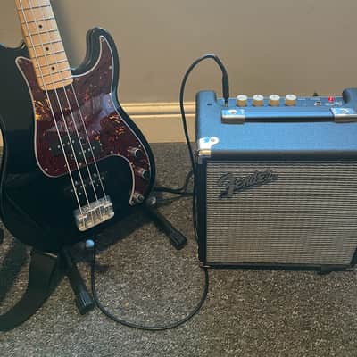 Fender Rumble 15 V3 15-Watt 1x8" Bass Combo 2015 - Present - Black image 7