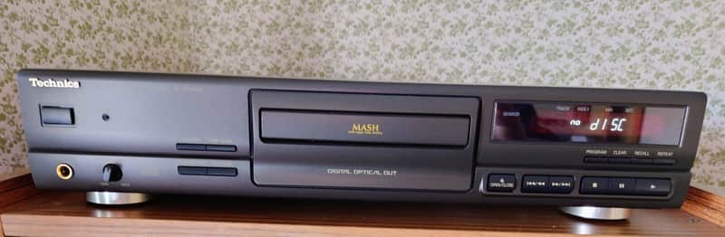 Technics SL -PG490 - Black image 1