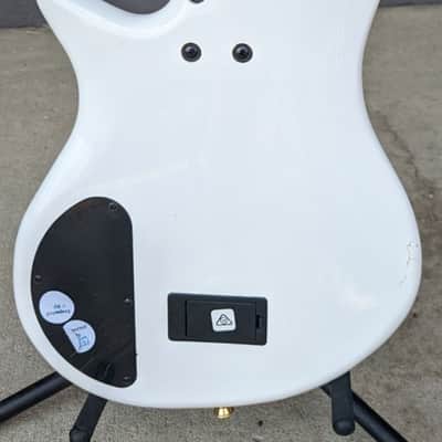 Jackson JS Series Spectra JS3 4-String Electric Bass Guitar, Snow White - Demo image 6