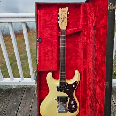 Mosrite Mark I (Ventures) 1965 - Pearl White - Made in USA image 1