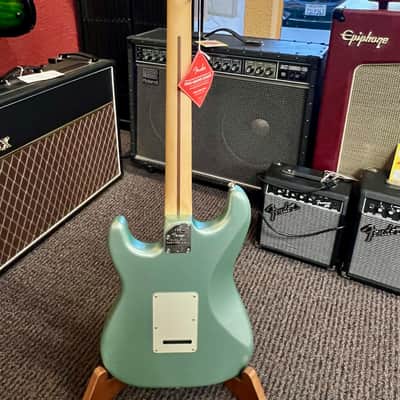 Fender AMERICAN PROFESSIONAL II STRATOCASTER® HSS 2024 - Mystic Surf Green image 2