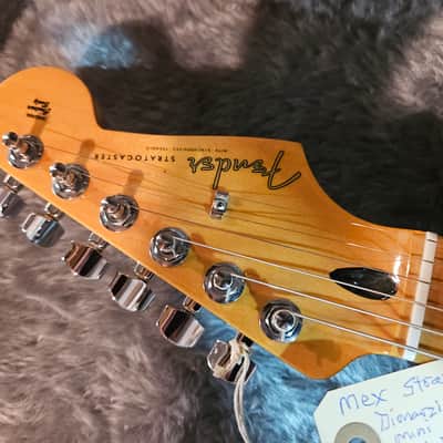 Fender strat  special edition Upgraded duncan pickups image 4