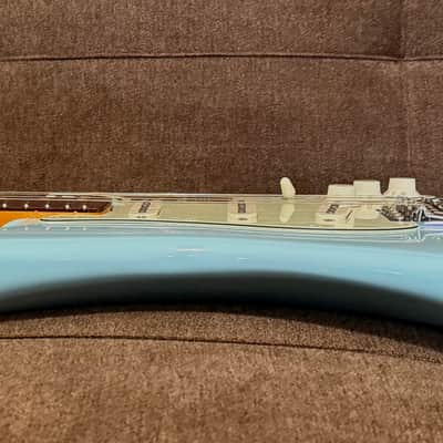 Fender Vintera III Early '60s Stratocaster with Fender Deluxe Gig Bag and Case Candy 2026 Model in Sonic Blue image 17