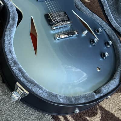 Epiphone Dave Grohl Signature DG-335 2024 - Pelham Blue Unplayed/As New image 2