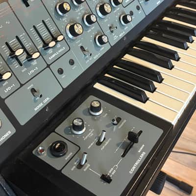 Roland  SH-5 70s