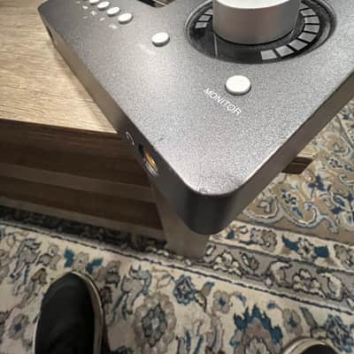 Universal Audio Arrow 2x4 Thunderbolt 3 Interface with Solo DSP Processor 2010s - Gray image 4