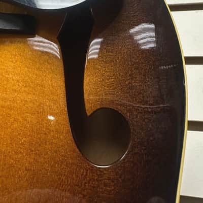 Kentucky KM-650 Standard F-Style Mandolin with hardcase image 5
