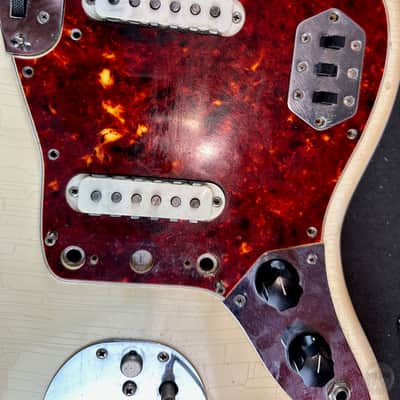 Fender Jaguar 1966 in olympic white finsih with original case image 16