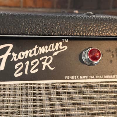 Fender Frontman 212R 2-Channel 100-Watt 2x12" Solid State Guitar Combo image 3