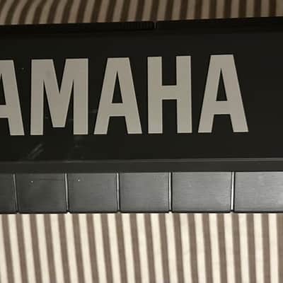 Yamaha PSR-EW410 76-Key Portable Keyboard 2018 - Present - Black image 5