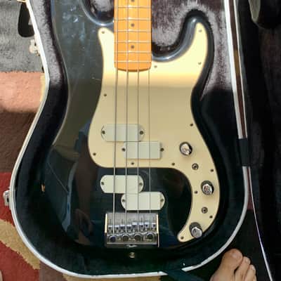 Fender Elite Precision Bass I with maple Fretboard 1983 - 1984 Black image 2