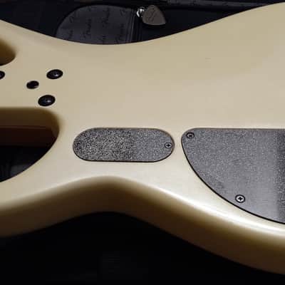 Peavey Bass G-Bass Holoflake White image 13