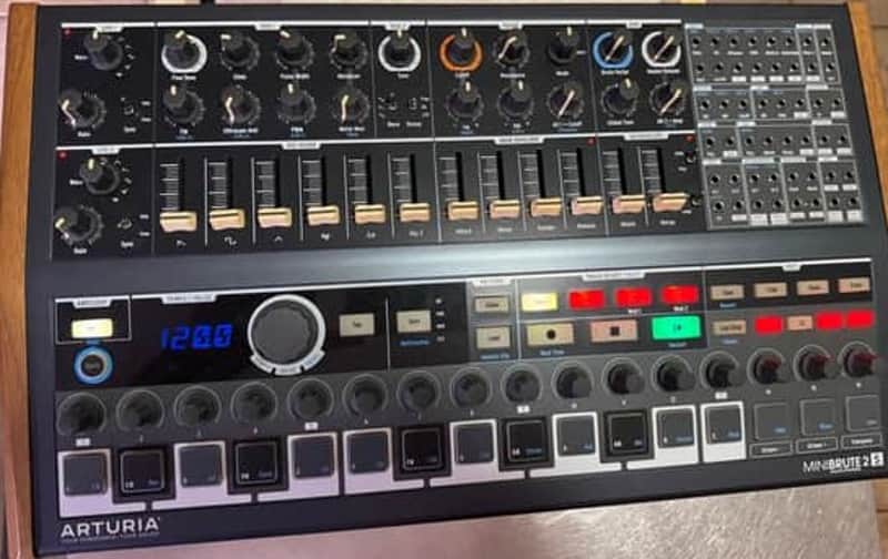 Arturia MiniBrute 2S Desktop Synthesizer 2018 - Present - Black image 1