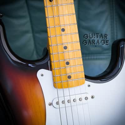 2013 Fender Japan Stratocaster 58 Vintage Reissue Sunburst maple
