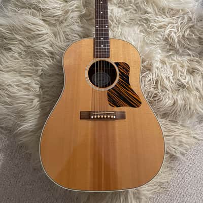 Gibson USA J35 electro acoustic 2017 - Natural, immaculate condition, never used ! image 2