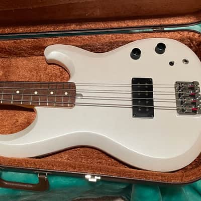 Custom finish 1982 Ibanez Roadstar II bass with original hard shell case image 5