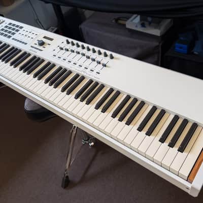 Arturia KeyLab 88 MkII MIDI Controller 2021 - White