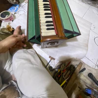 Dalsetina harmonium 45 years old, teack wood travel size image 10