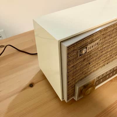 Zenith K725 AM/FM Tube Radio 1961 Bild 6