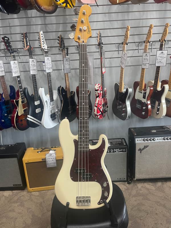 USED - SQUIER Classic Vibe '60s Precision Bass 2019 - Present - Olympic White image 1