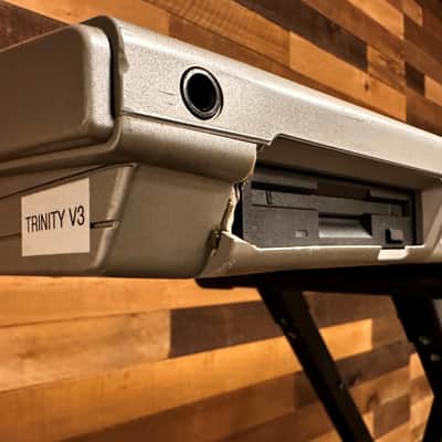 Korg Trinity V3 Pro 76-Key 32-Voice Polyphonic Workstation 1998 - Silver image 4