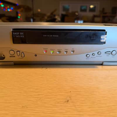 Emerson EWV404 VHS VCR 4 Head Player Recorder Tested And Working No Remote image 4