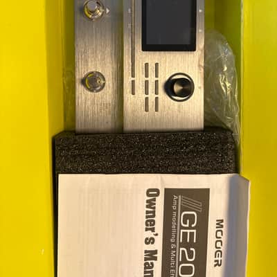 Mooer GE-200 Guitar Multi-Effects Looper image 1