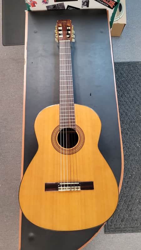Conn Classical Vintage 1970s  - Nat image 1