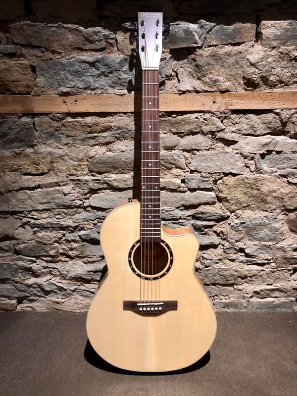 Norman B20 Folk Cutaway w/case | Reverb Canada