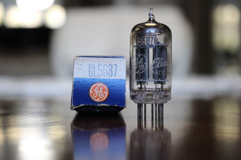 Tung-Sol 5687 branded as "GE GL5687" - NOS NIB - 1956 - U Getter - Black Plates Tube