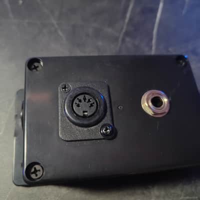 TS footswitch input to programmable midi output - Raspberry Pi Pico 2026 - Black image 1