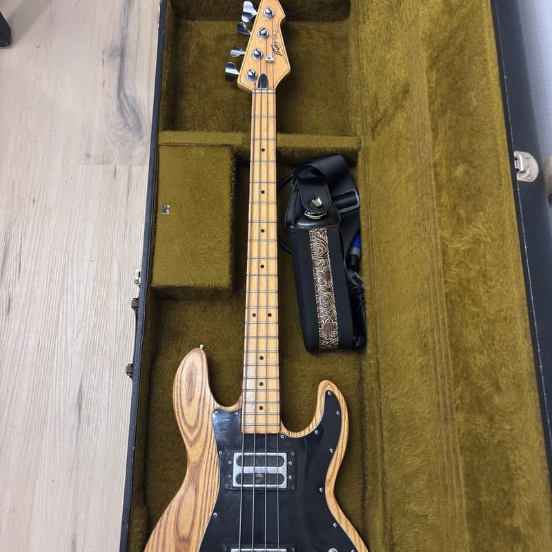 Peavey T-40 Bass Guitar image 1