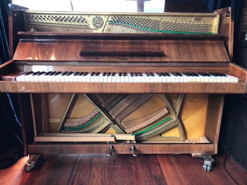 Beautiful sounding Rösler ''upright'' piano (vintage) Bild 1