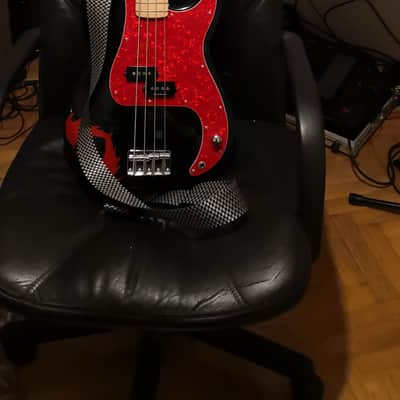 Squier Pete Wentz Signature Precision Bass 2010 - Black (Polyurethane) with Red Bat/Heart Graphic image 2