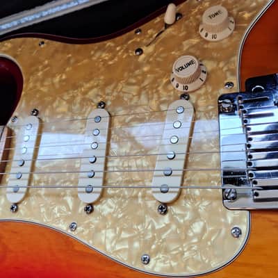 Fender American Deluxe Stratocaster with Maple Fretboard 2002 - 2003 - Aged Cherry Burst image 2