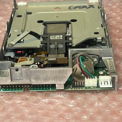 Floppy drive E-MU Systems Emax 61-Key 8-Voice Sampler Workstation 1996 - Black image 3