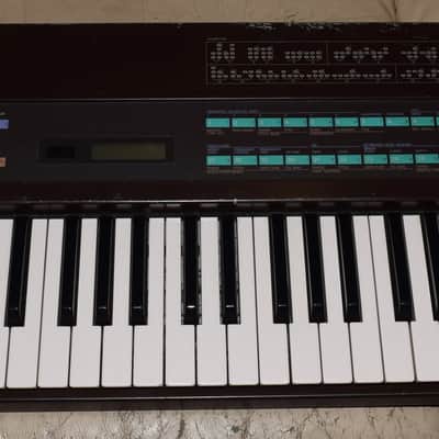 Yamaha DX7 Programmable Algorithm Synthesizer 1983 - 1987 - Black