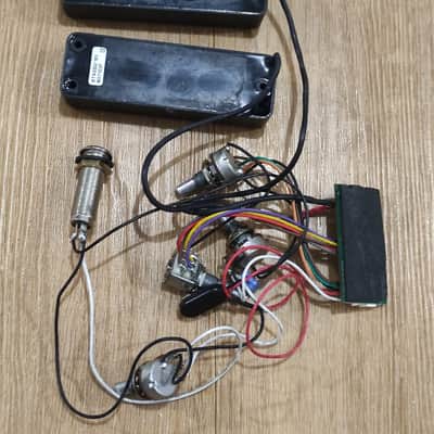 Squier Contemporary Bass Pickups Preamp Set image 2