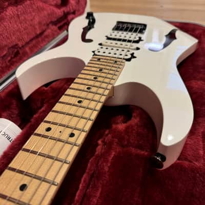 Ibanez PGM301-WH 2008 Paul Gilbert Signature with Maple / Walnut Neck 2005 - 2008 - White image 11