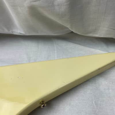Washburn PT60 PT-60 Flying V Guitar with Case image 21