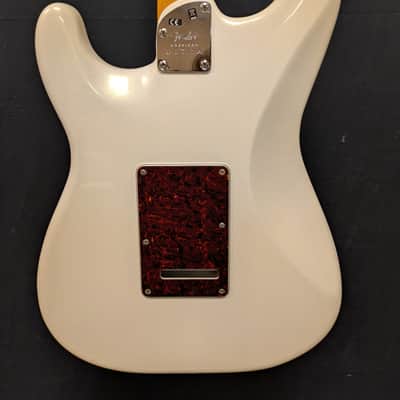 Fender American Ultra Stratocaster 2021 - Arctic Pearl image 5