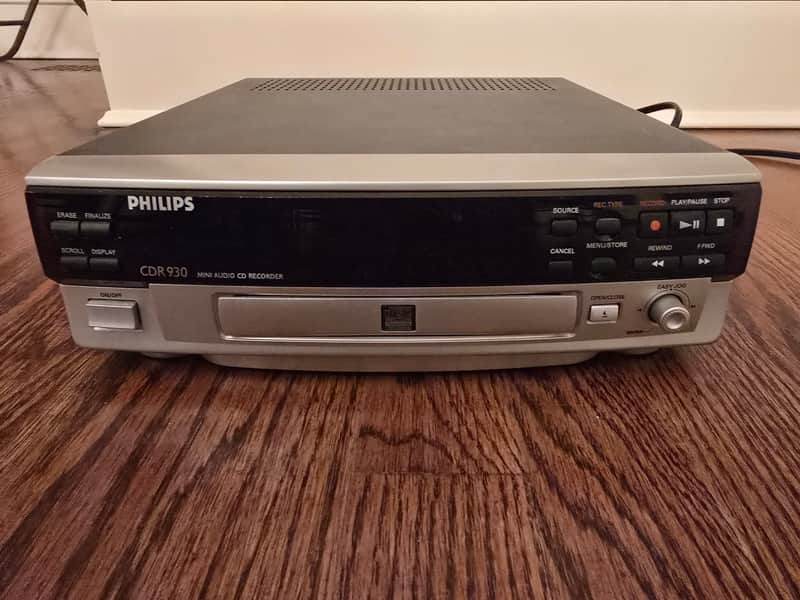 Philips CDR930 November 1999 - Gray image 1