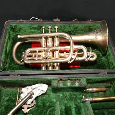 J.W. York & Sons Cornet with Case image 4