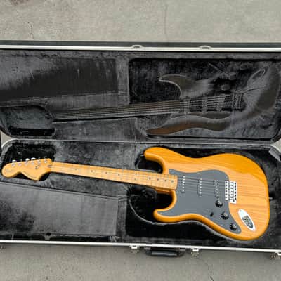 Fender Stratocaster Left-Handed with 3-Bolt Neck, Maple Fretboard 1977 - Natural image 11