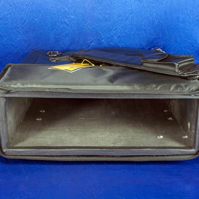 RockBag  19" 3U Three Space Rack Bag with Wheels & Shoulder Strap Model 24320B by Warwick image 9